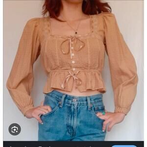 American eagle tan peasant top long sleeve